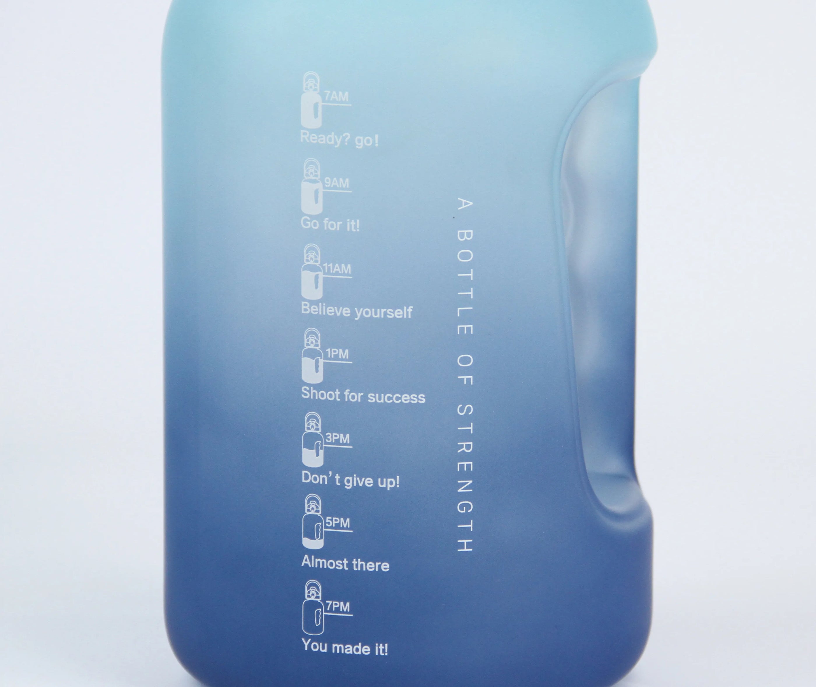 Close-up of GYM Bottle P150 in navy and blue, featuring hourly time markers from 7AM to 7PM to remind users to stay hydrated throughout the day. Motivational prompts next to each time help encourage consistent water intake. Ideal for fitness enthusiasts and daily hydration.